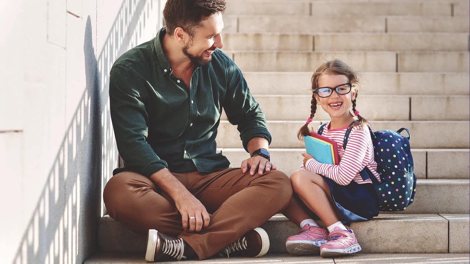 Parent and child in Skiply brand imagery